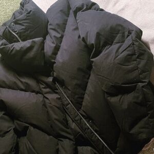 Aritzia Black cloud Puffer Jacket